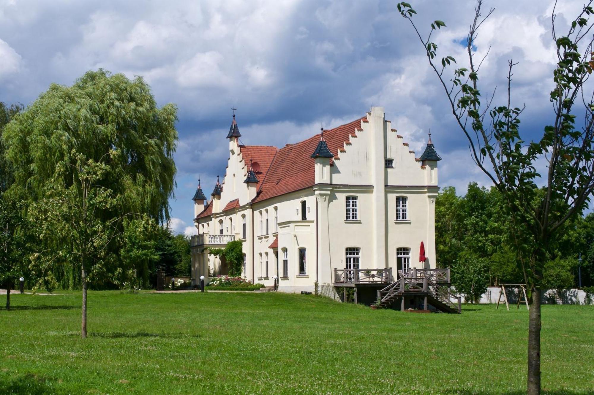 Gutshaus Penzlin Villa Meyenburg  Kültér fotó