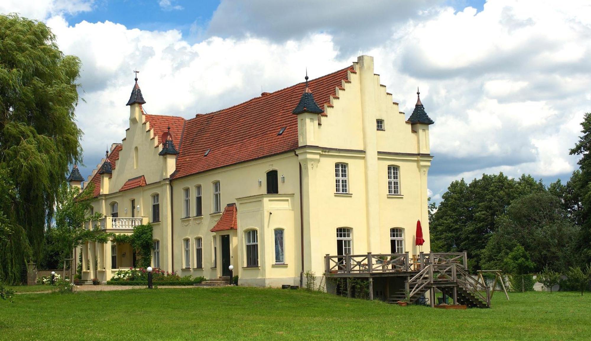 Gutshaus Penzlin Villa Meyenburg  Kültér fotó
